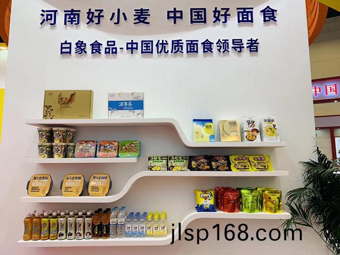 白象(xiang)食(shi)品(pin)：堅守(shou)社會責(ze)任(ren)，給予(yu)倖(xing)福(fu)陪伴